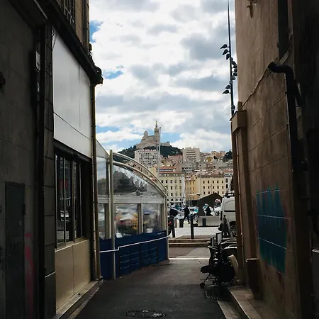 Апартаменты Joli Nid Douillet Au Vieux-port